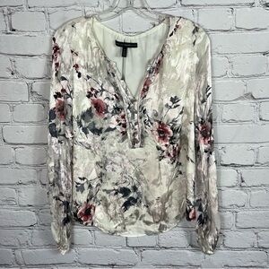White House Black Market Cream V-Neck Floral Blouse (E1)